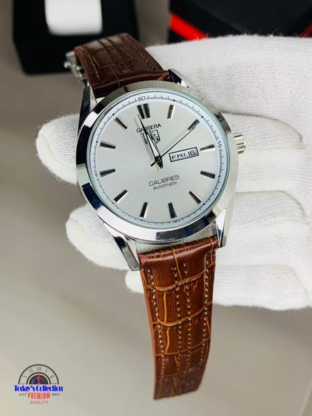 Tag Heuer Carrera Master Lock – Classic Day-Date Watch with Leather Elegance